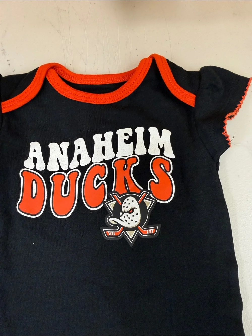 NHL Anaheim Ducks Baby One-Piece Bodysuit in Black and Orange 3-6 months new